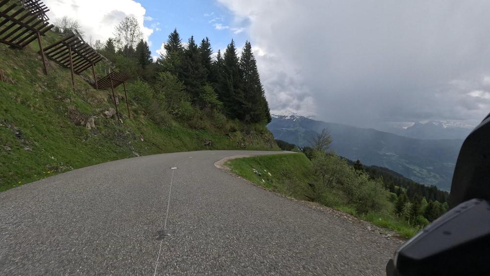 Route flan montagne