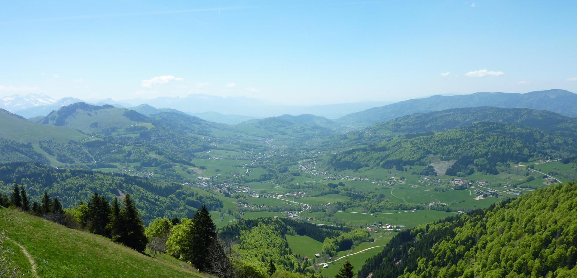 Vallee verte depuis le mont forchat aug 2010